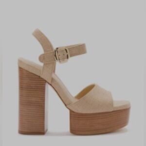 NWT NEVER BEEN WORN: Vanessa Platform Sandal In Beige Raffia